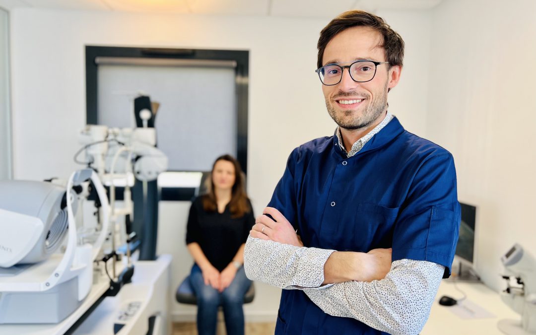 Dois-je être accompagné pour la chirurgie des yeux au laser ?